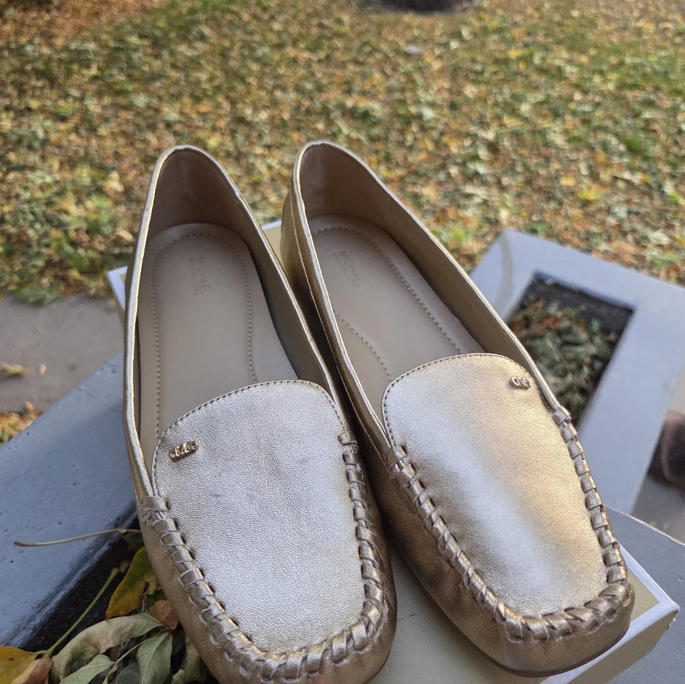 Michael Kors Eve Mocassin Driver Shoe Gold Metallic Flats Sz 11 New In Box - Picture 2 of 11